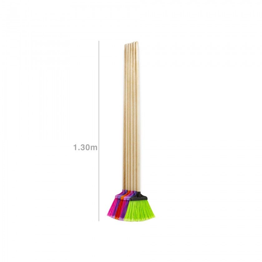 Vassoura Nylon Macio Extra 16X3X130cm Vassoura Nylon Macio Extra 16X3X130cm