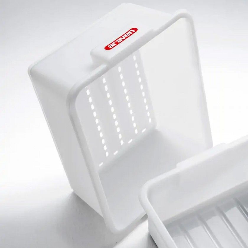 Caixa Hermtica Perfurada Branca 35L 53X39.6X20.5cm