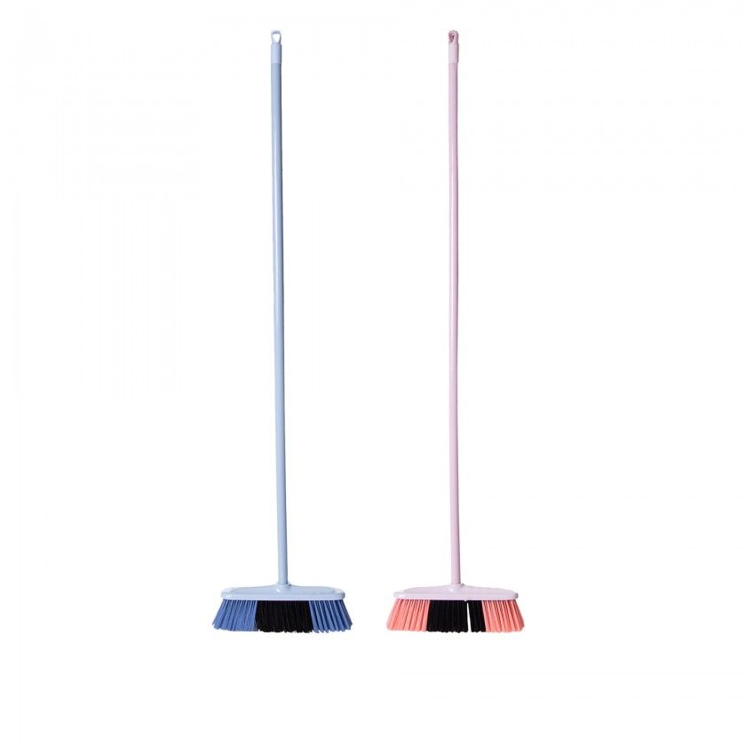 Vassoura Madeira Cores Sortidas 120cm Vassoura Madeira Cores Sortidas 120cm