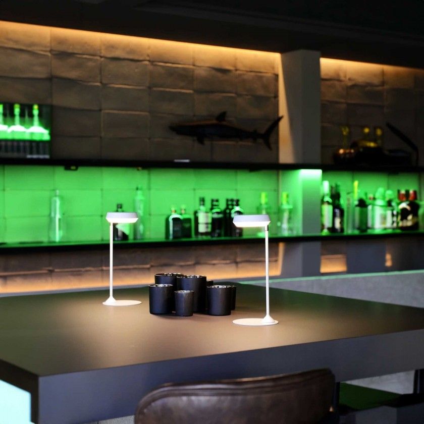 Candeeiro Mesa Mirai Branco 10X3X28.6cm