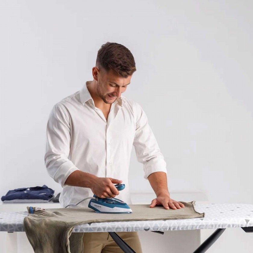 Ferro Engomar Portátil Taurus Easy Trip 1000W Ferro Engomar Portátil Taurus Easy Trip 1000W