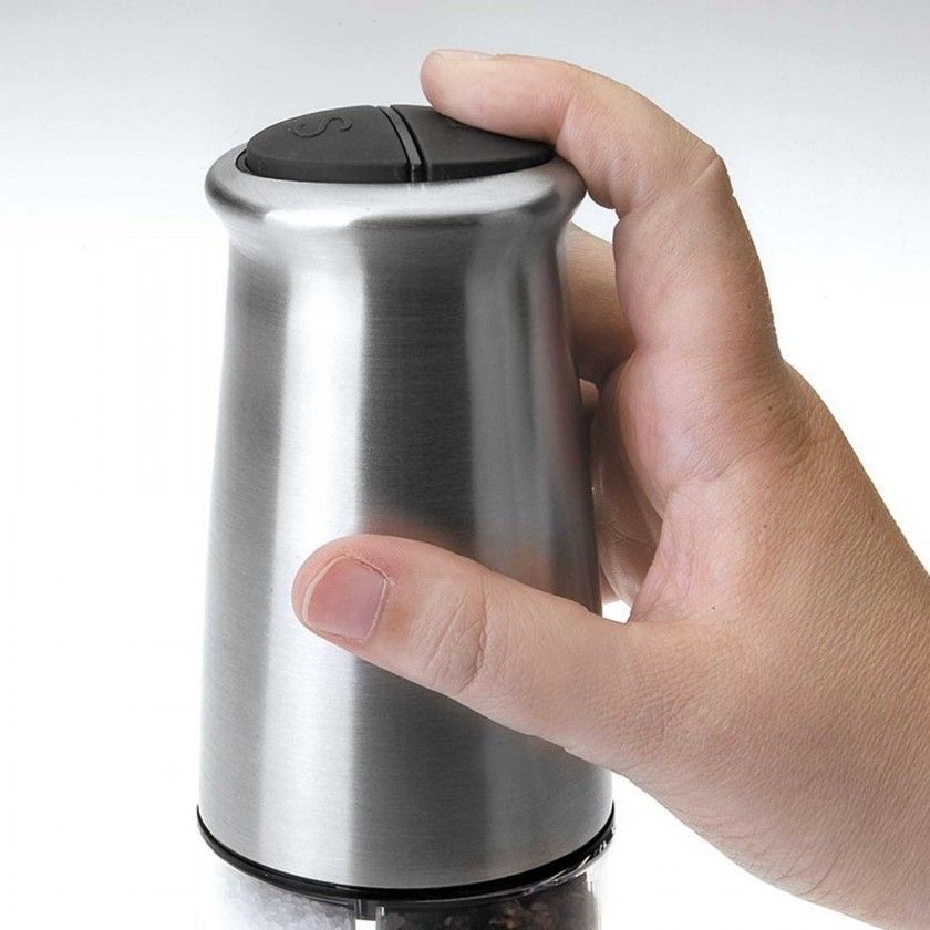 Moinho Inox Elétrico para Pimenta / Sal 7X18cm Moinho Inox Elétrico para Pimenta / Sal 7X18cm