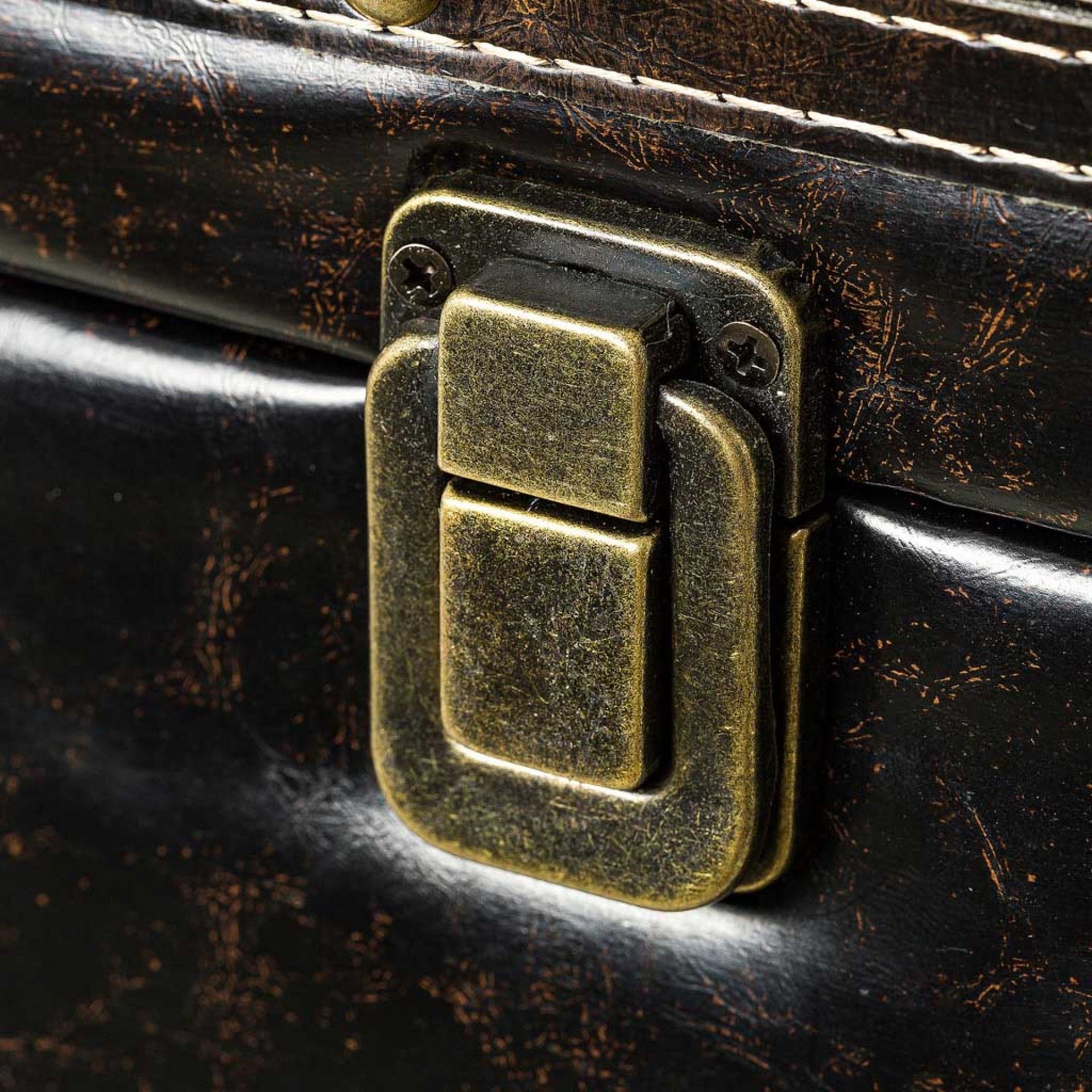 Banco Com Arrumação Castanho