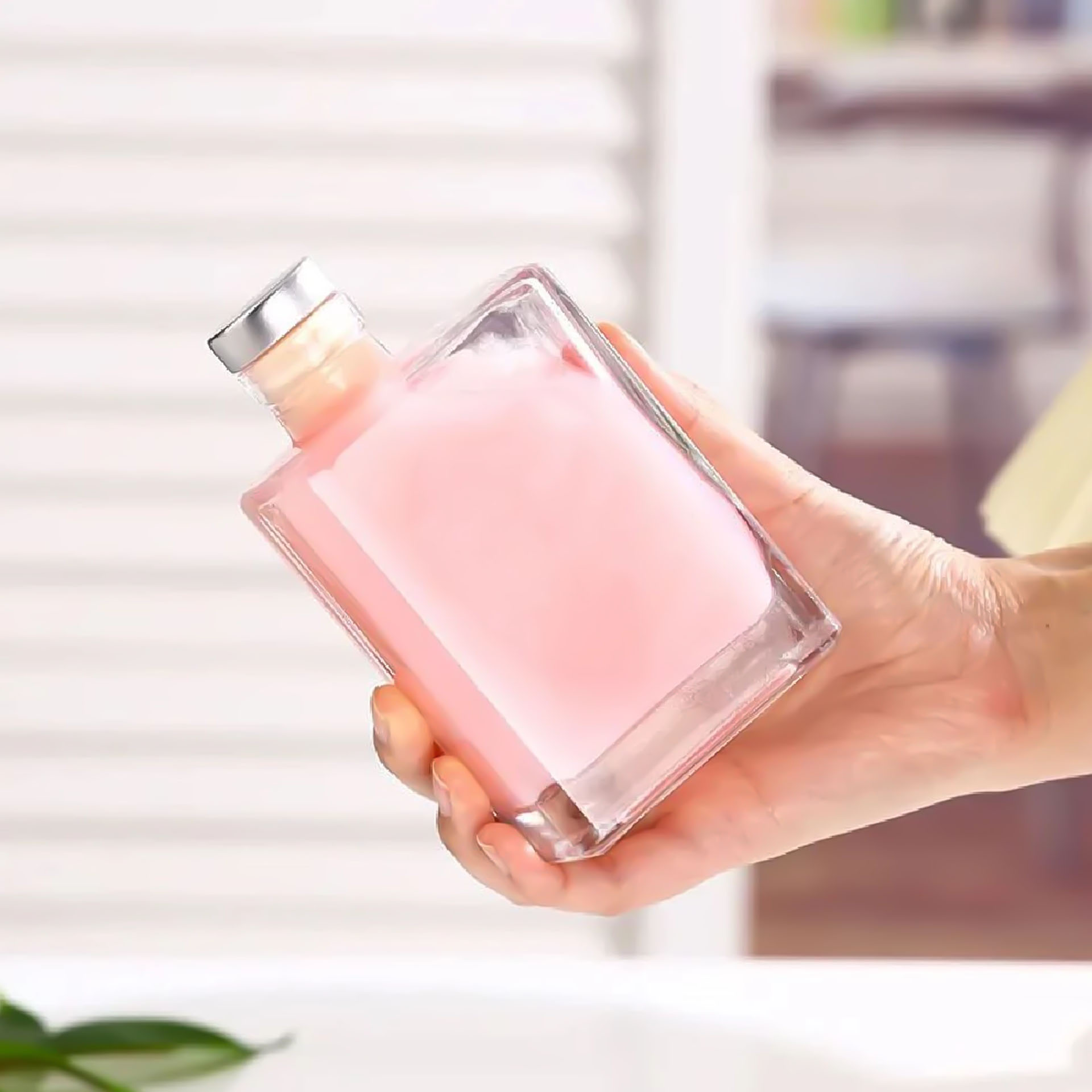 Garrafa Vidro Tampa Metal Retangular 280ml 8X5.2X14cm