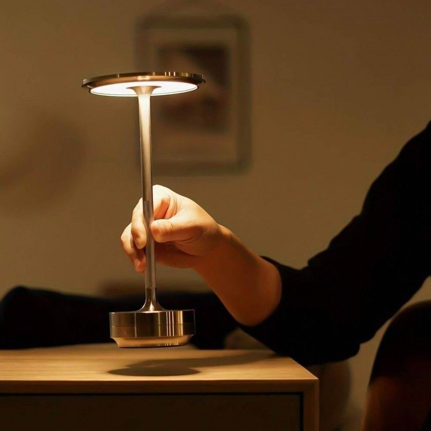 Candeeiro Mesa Alumínio Tátil Regulável Luzes Led 13X29cm Candeeiro Mesa Alumínio Tátil Regulável Luzes Led 13X29cm