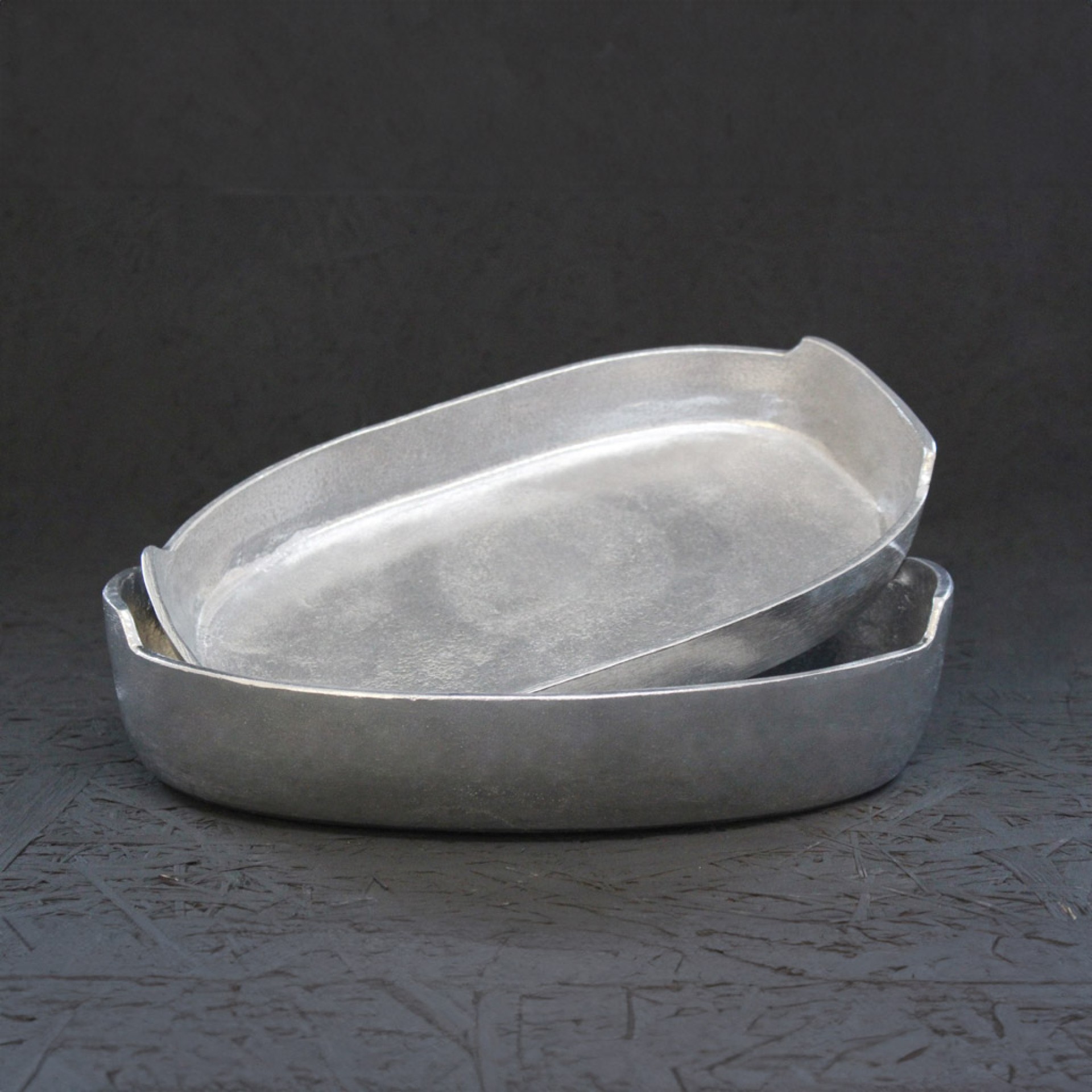 Tabuleiro Alumínio Fundido Oval 24.5X14.5X4cm