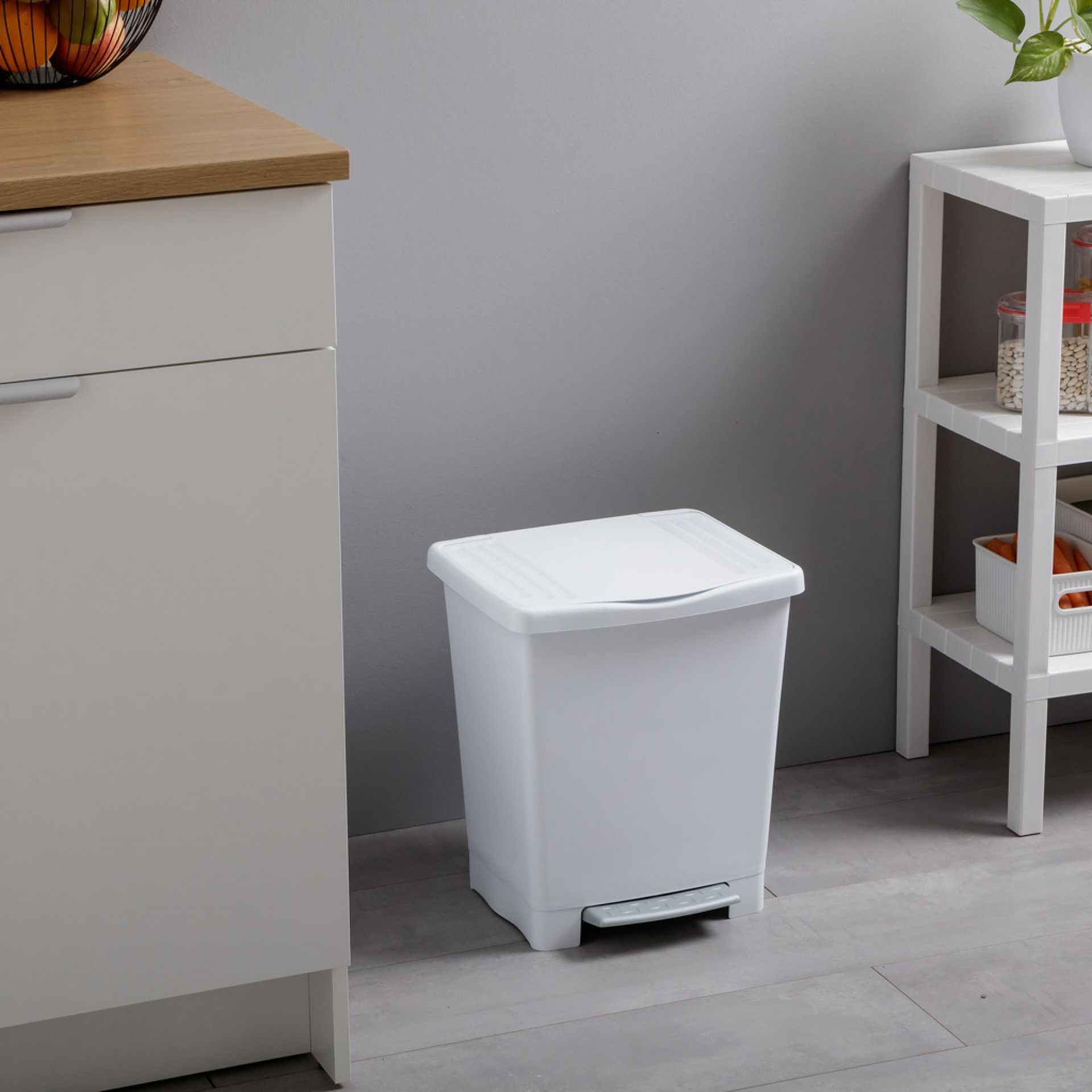 Balde Lixo com Pedal Millenium Branco 23L / 33.5X30X39CM