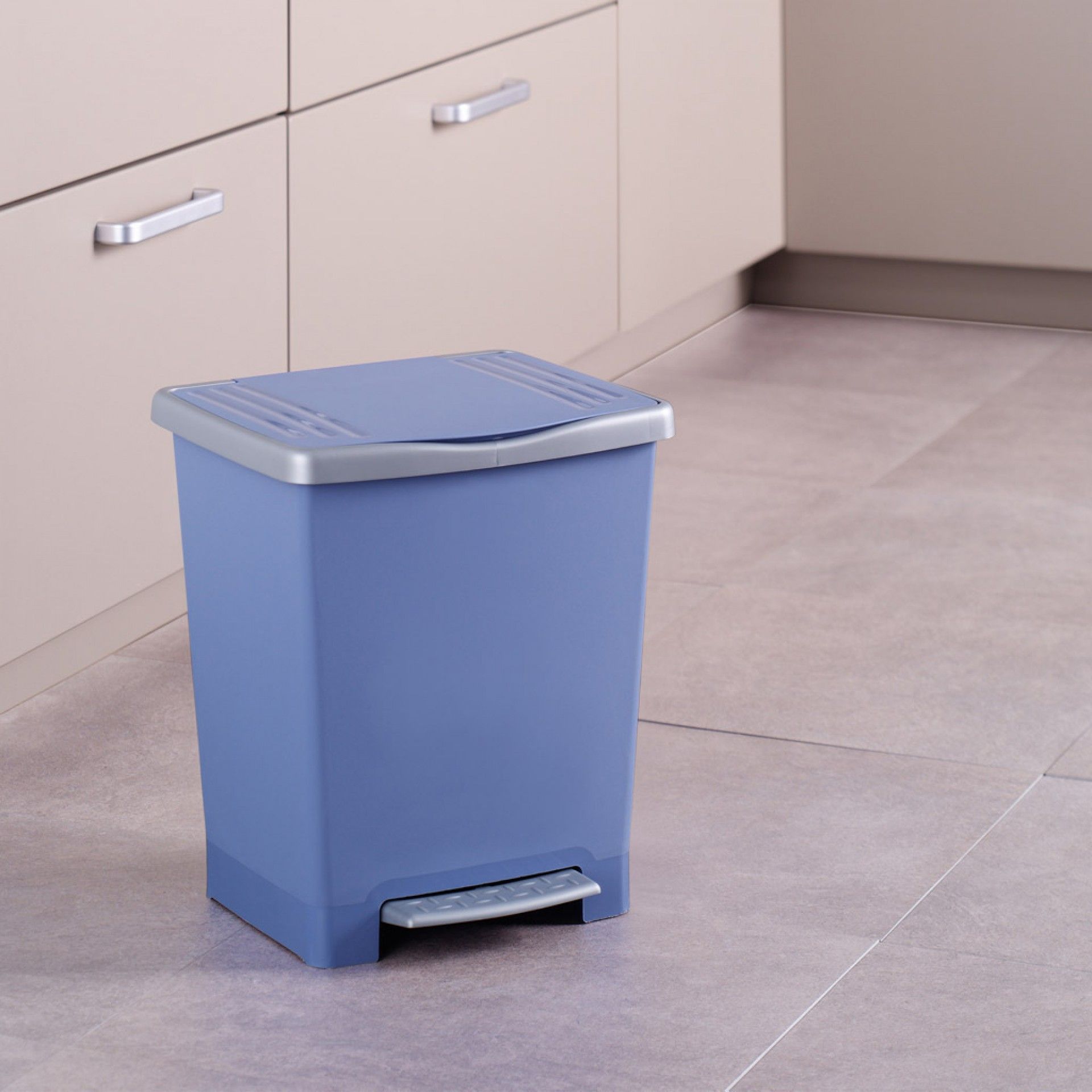 Balde Lixo com Pedal Millenium Azul 23L / 33.5X30X39CM