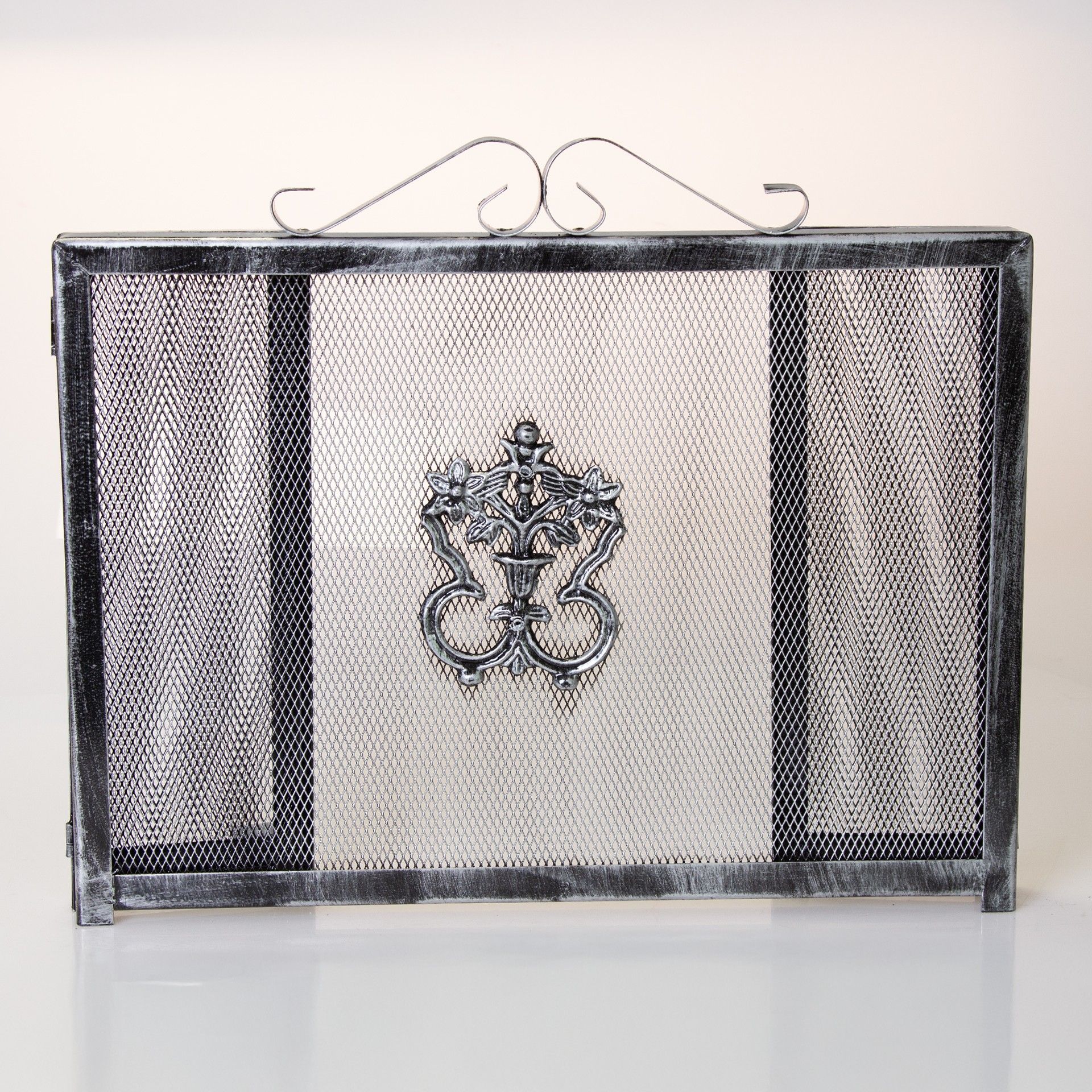 Frente Para Lareira Com Desenho Prateado