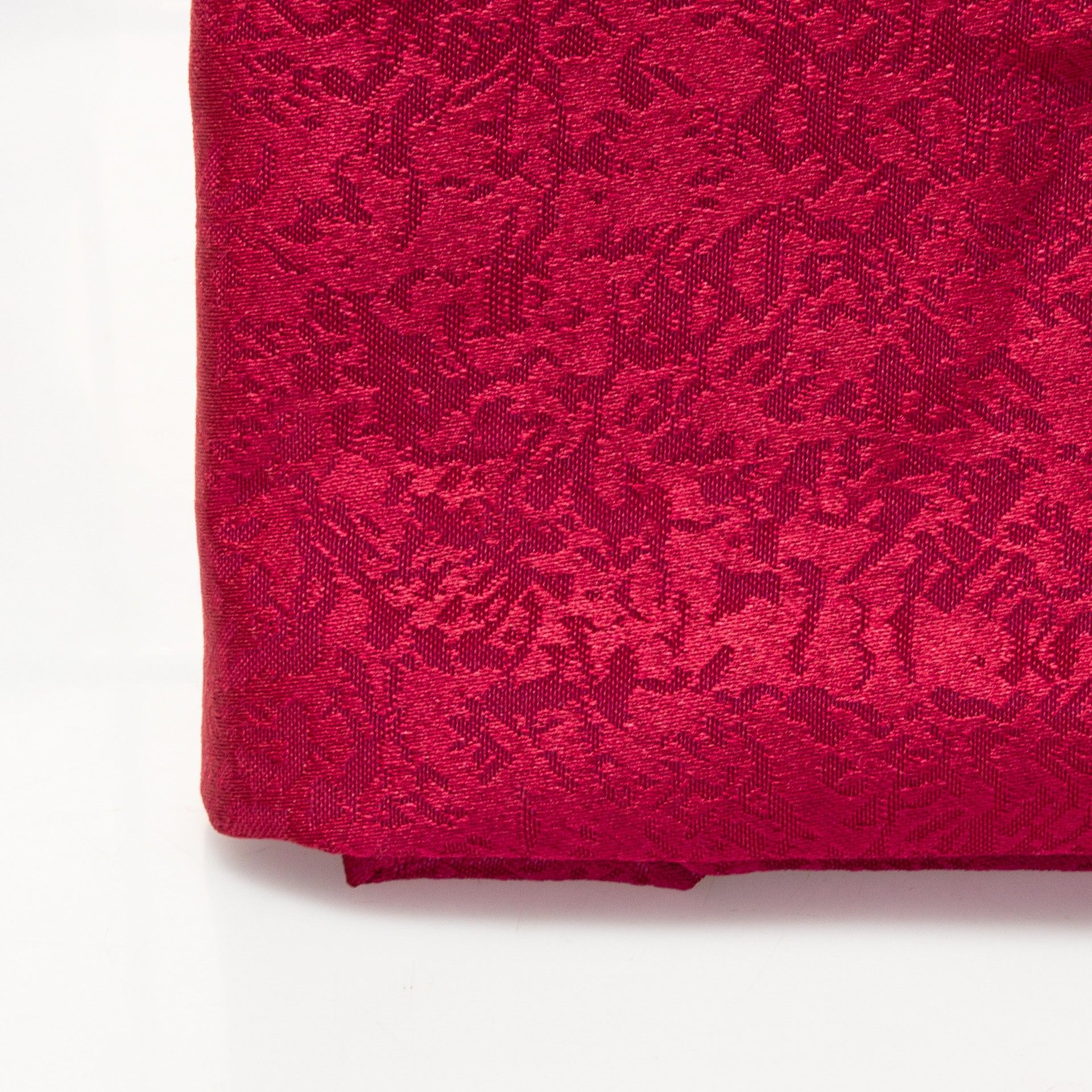 Toalha Mesa Bordo 180cm