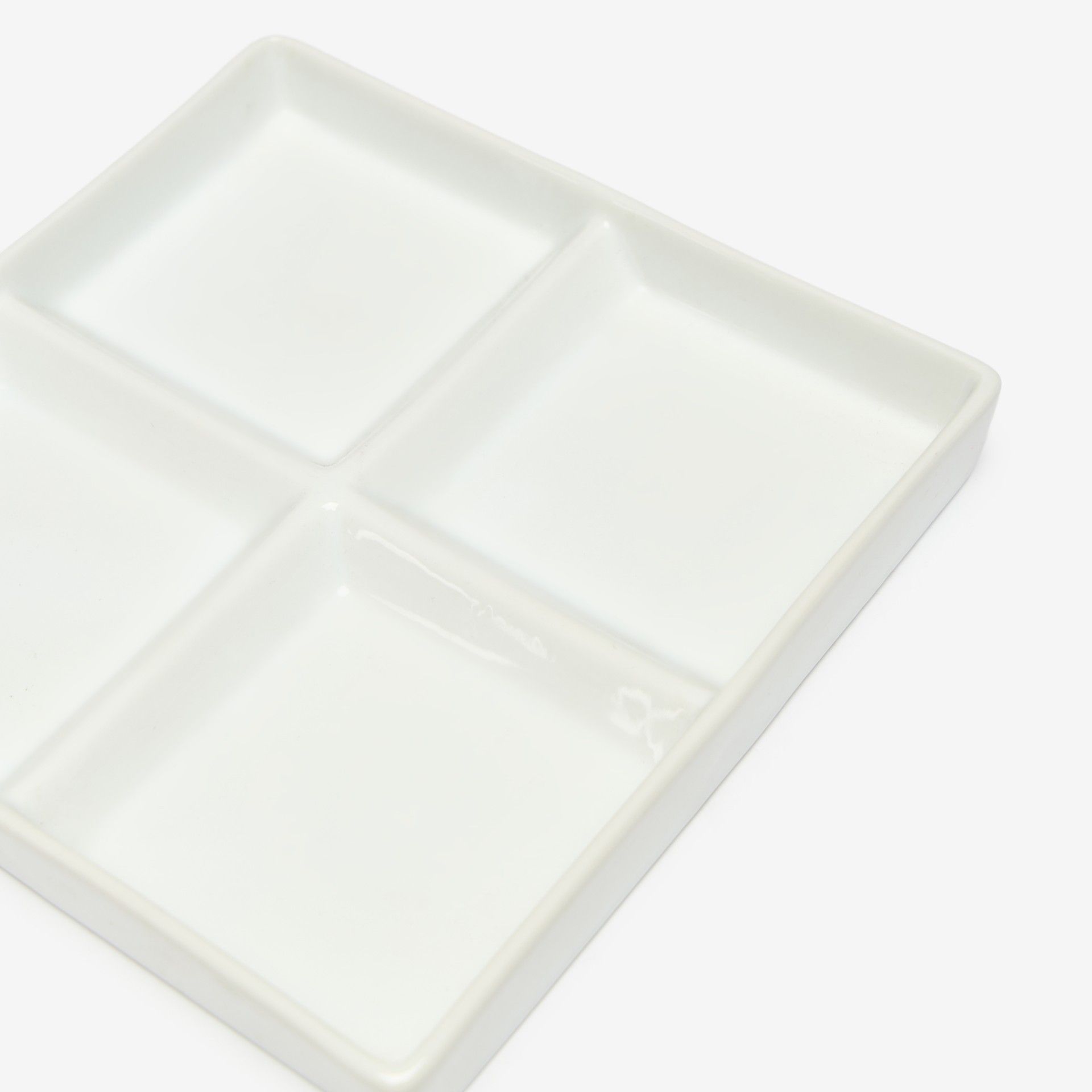 Prato 4 Compartimentos Porcelana Quadrado Branco 18.5X18.5X2cm