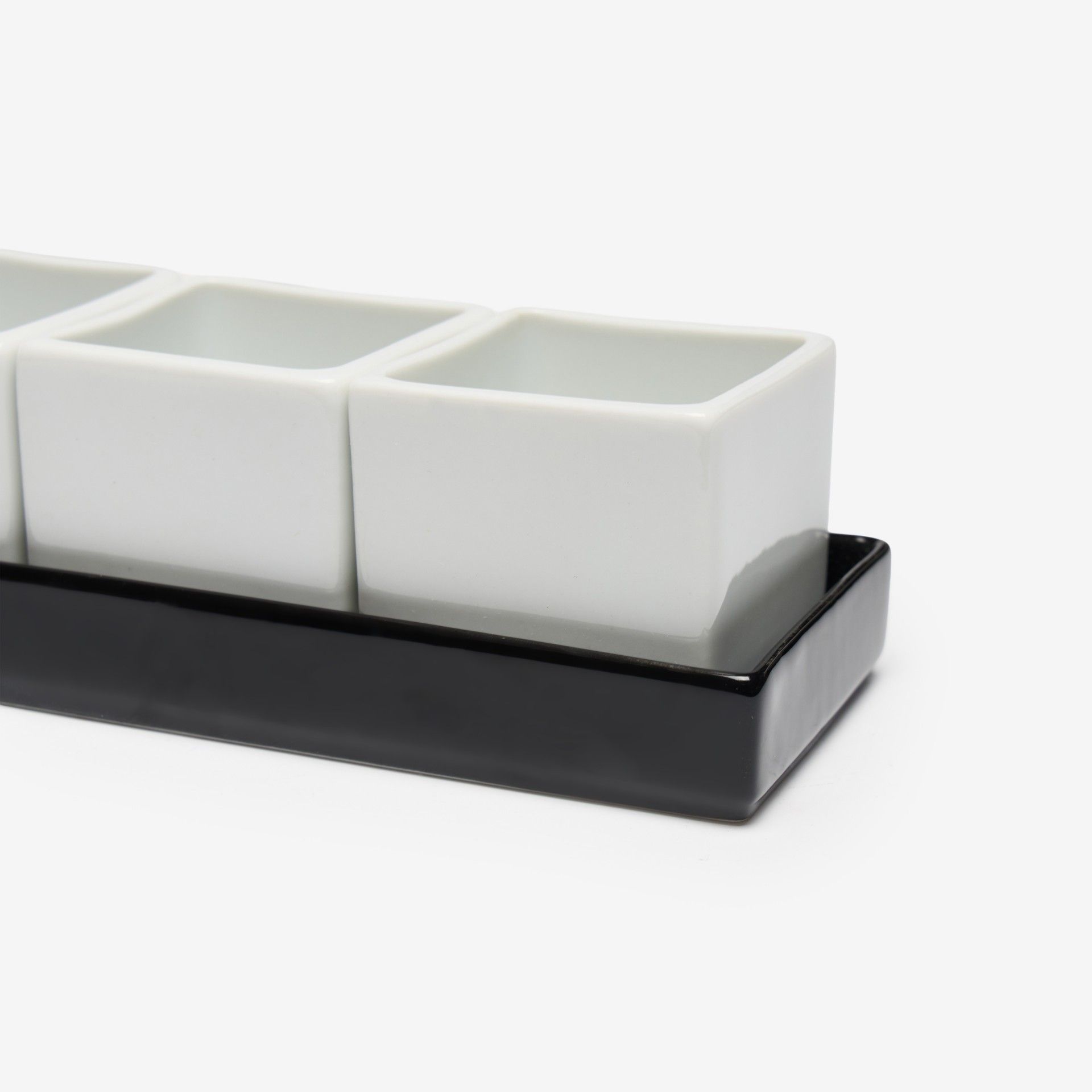 Base com 3 Taças + Colher Porcelana Ming Branco 5X5X4cm