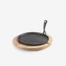 Prato Ferro Fundido Ø30X4.2cm + Base Madeira 40X35cm Prato Ferro Fundido Ø30X4.2cm + Base Madeira 40X35cm